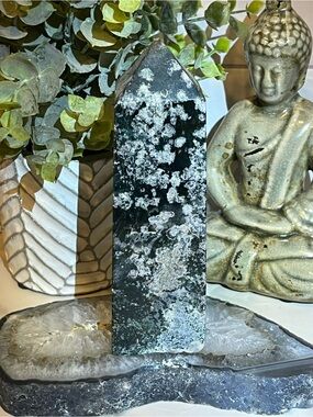 Chunky Snowflake Obsidian Tower
